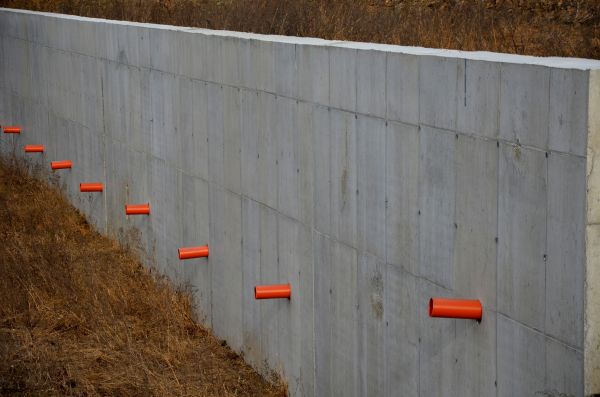 Cost of Concrete Wall Installation in Upland